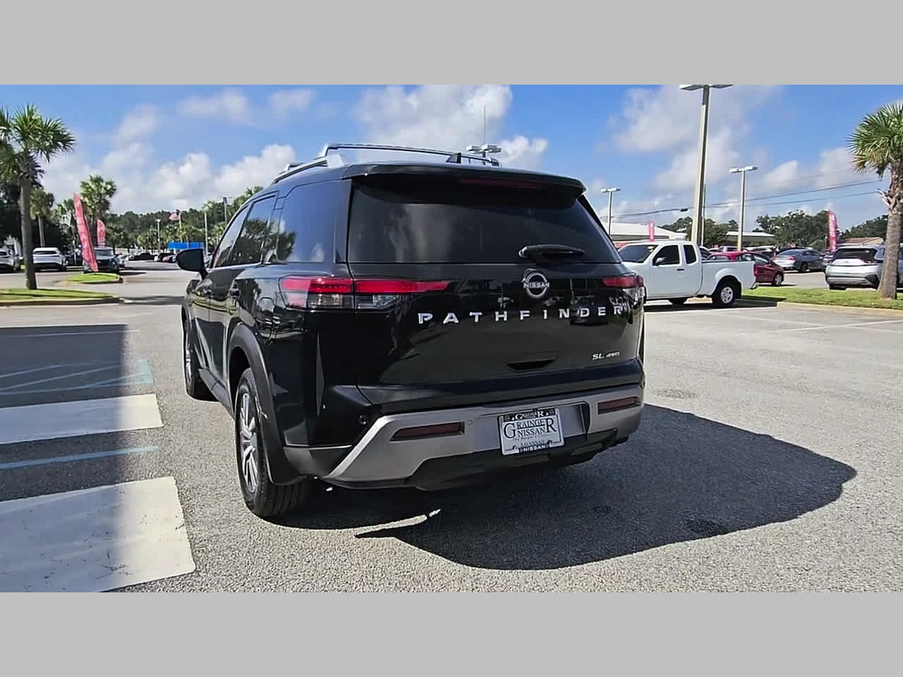 Used 2023 Nissan Pathfinder SL AWD/4WD image 31