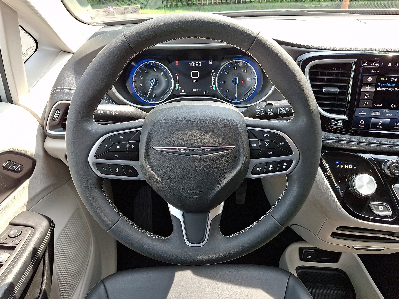 Used 2023 Chrysler Pacifica Touring-L AWD/4WD image 20