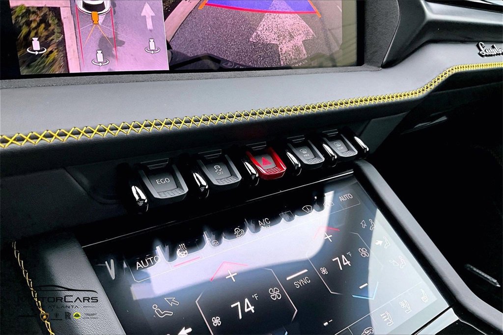 Used 2025 Lamborghini Urus SE image 29