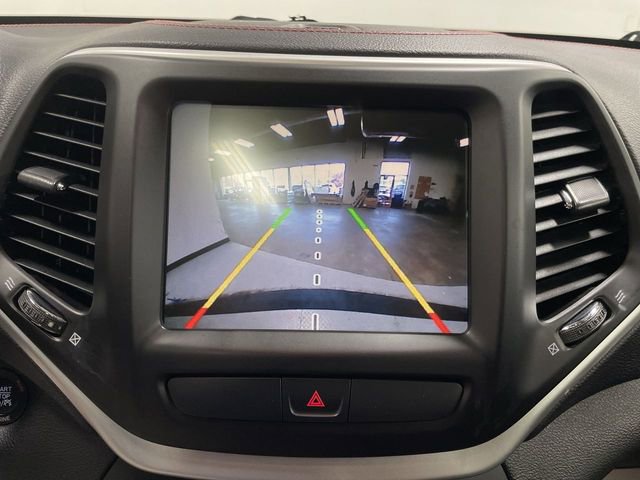 Used 2015 Jeep Cherokee Trailhawk w/ Comfort/Convenience Group image 17