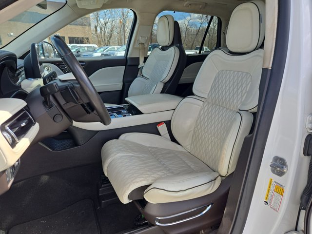 Used 2020 Lincoln Aviator Black Label Grand Touring w/ Class IV Trailer Tow Package image 15