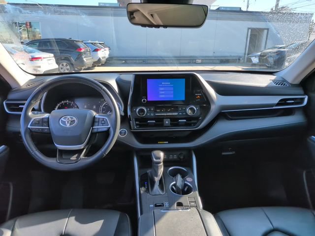 Used 2024 Toyota Highlander XLE image 10