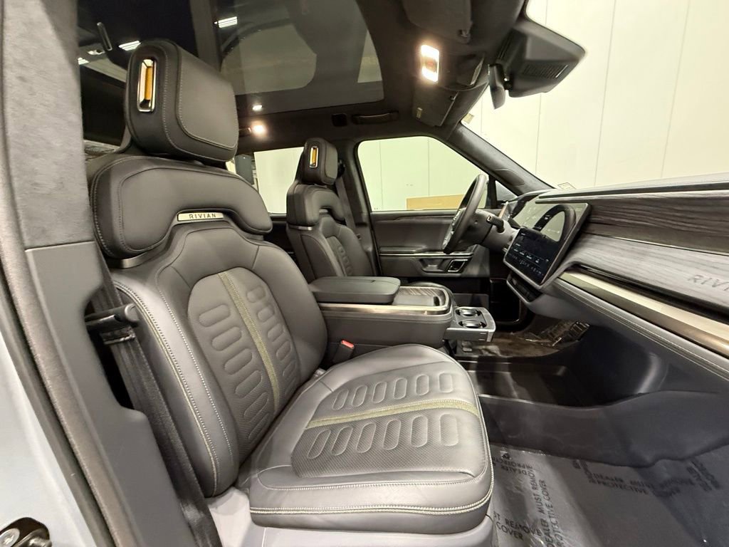 Used 2022 Rivian R1T Adventure image 14