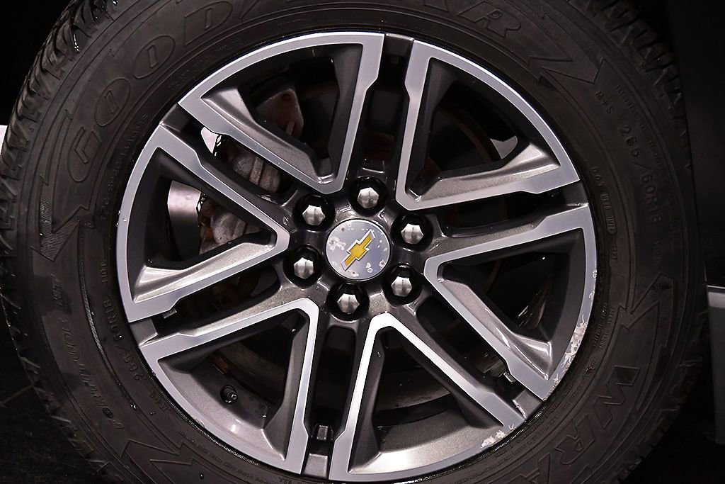 Used 2019 Chevrolet Colorado W/T w/ Custom Special Edition image 9