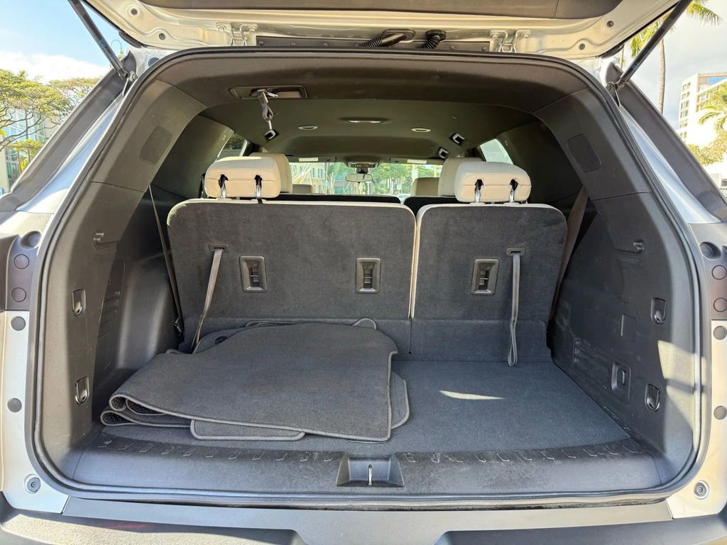 Used 2022 Chevrolet Traverse LT w/ LPO, Cargo Package image 19