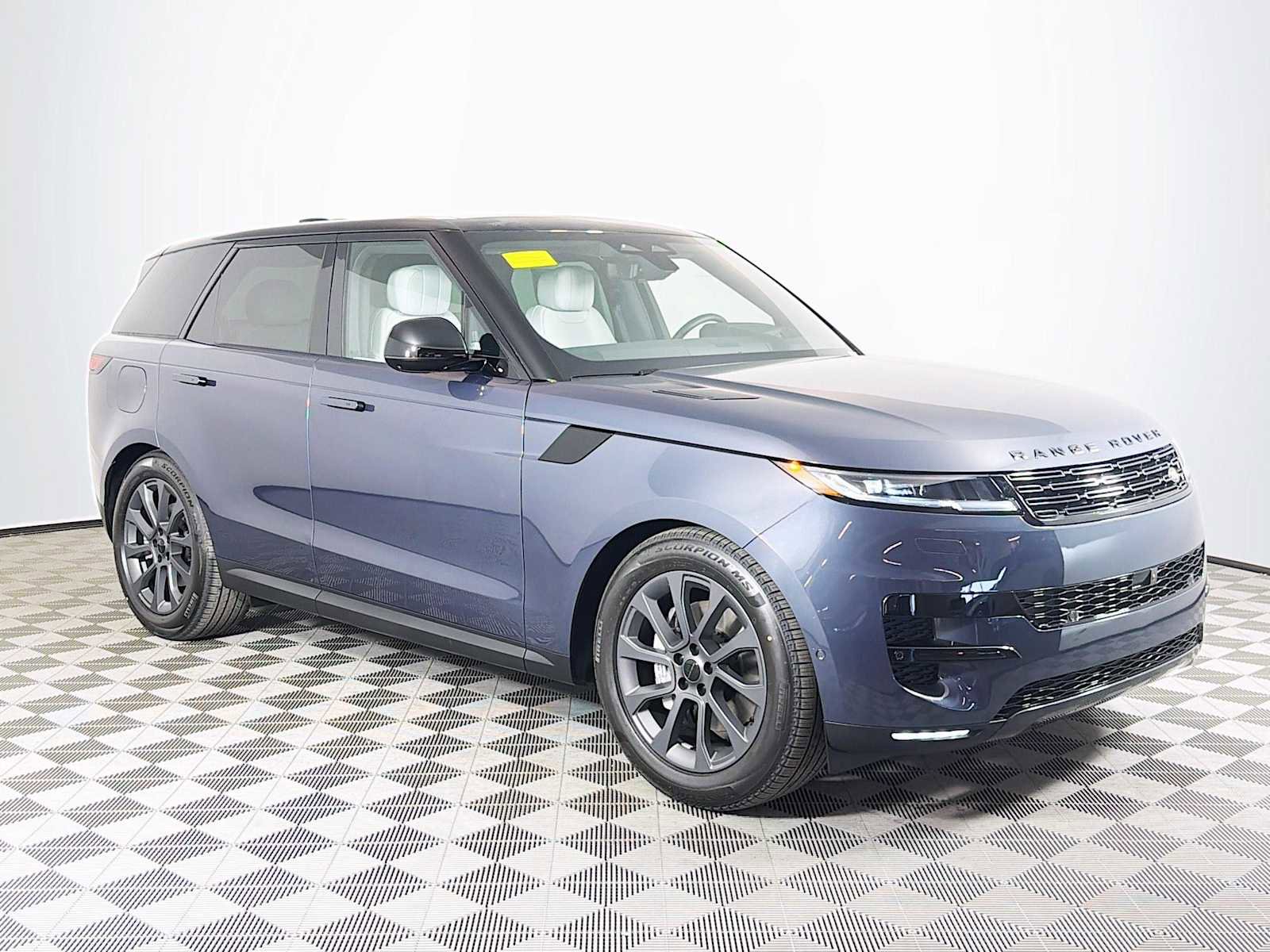 New 2026 Land Rover Range Rover Sport SE AWD/4WD image 3