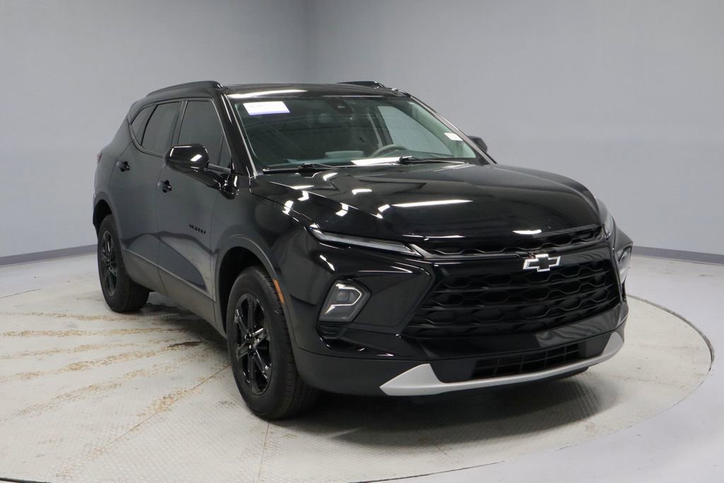 Used 2024 Chevrolet Blazer LT w/ Convenience Package FWD image 1