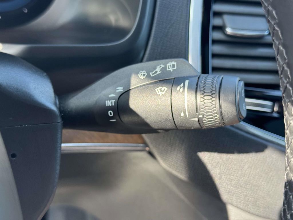 Certified 2024 Volvo XC90 T8 Plus w/ Protection Package Premier image 22