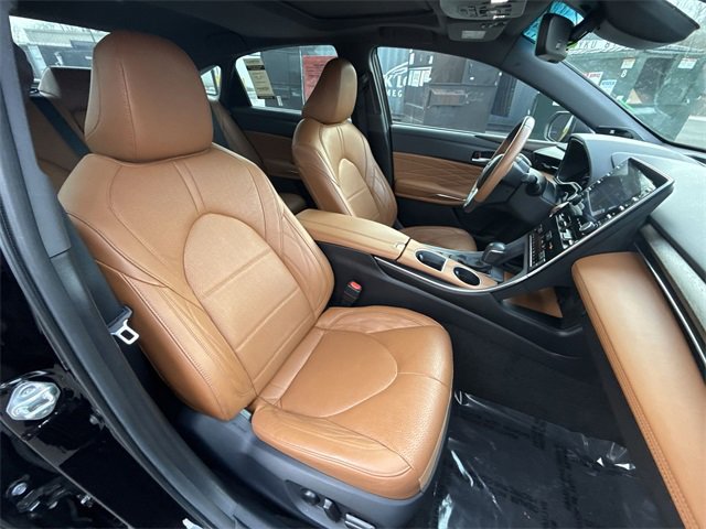 Used 2022 Toyota Avalon Limited image 24