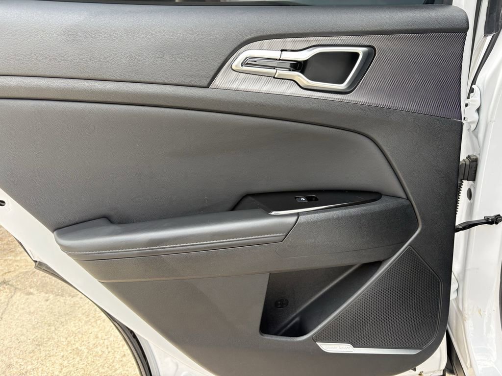 Used 2024 Kia Sportage SX image 23