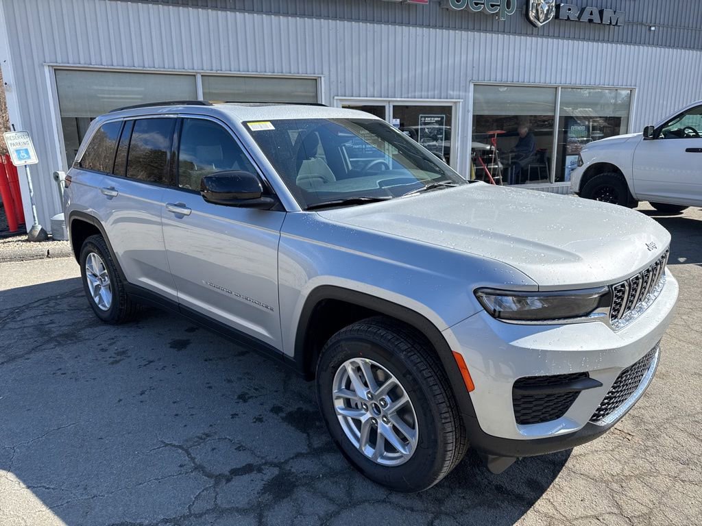 New 2025 Jeep Grand Cherokee Laredo X w/ Luxury Tech Group I