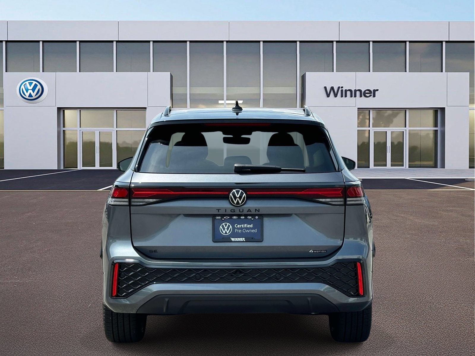Certified 2025 Volkswagen Tiguan SE R-Line AWD/4WD image 5
