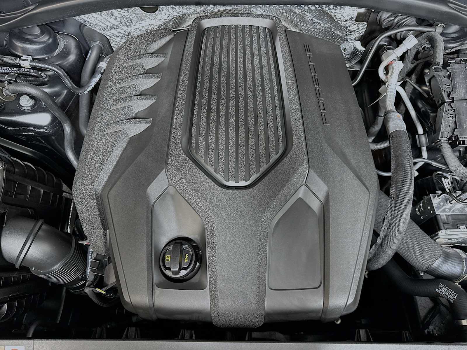 Certified 2026 Porsche Macan AWD/4WD image 31
