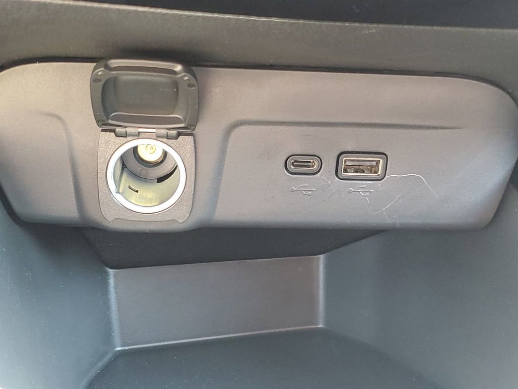 Used 2025 Chevrolet Trax LT w/ LT Convenience Package image 20