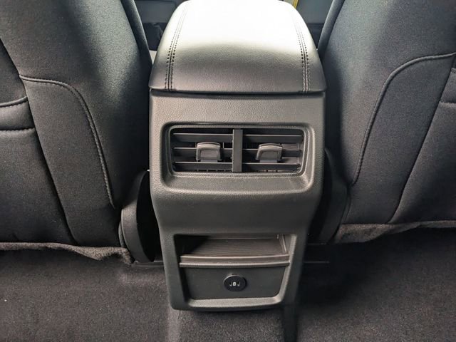 New 2024 Ford Edge SE w/ Black Appearance Package image 11