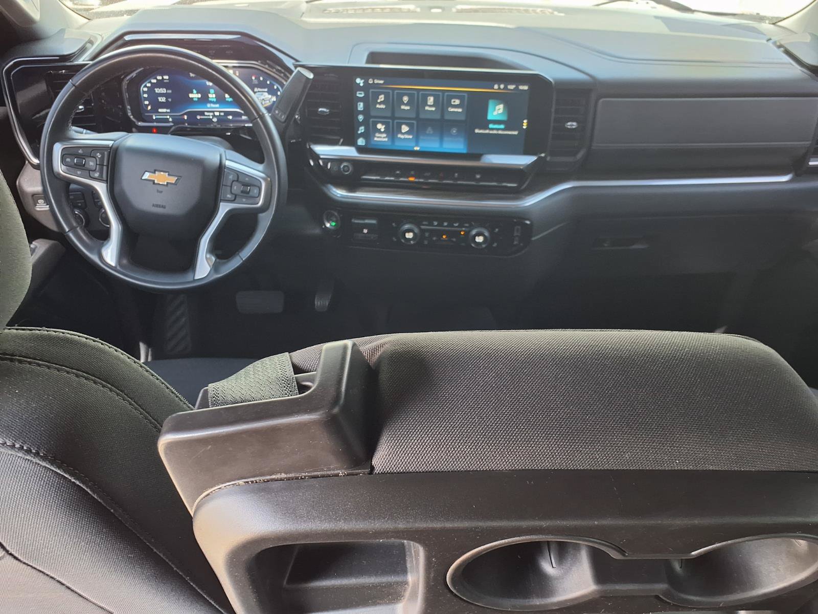 Used 2023 Chevrolet Silverado 1500 LT AWD/4WD image 17
