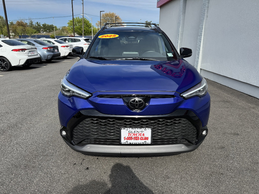 Used 2025 Toyota Corolla Cross AWD Hybrid image 3