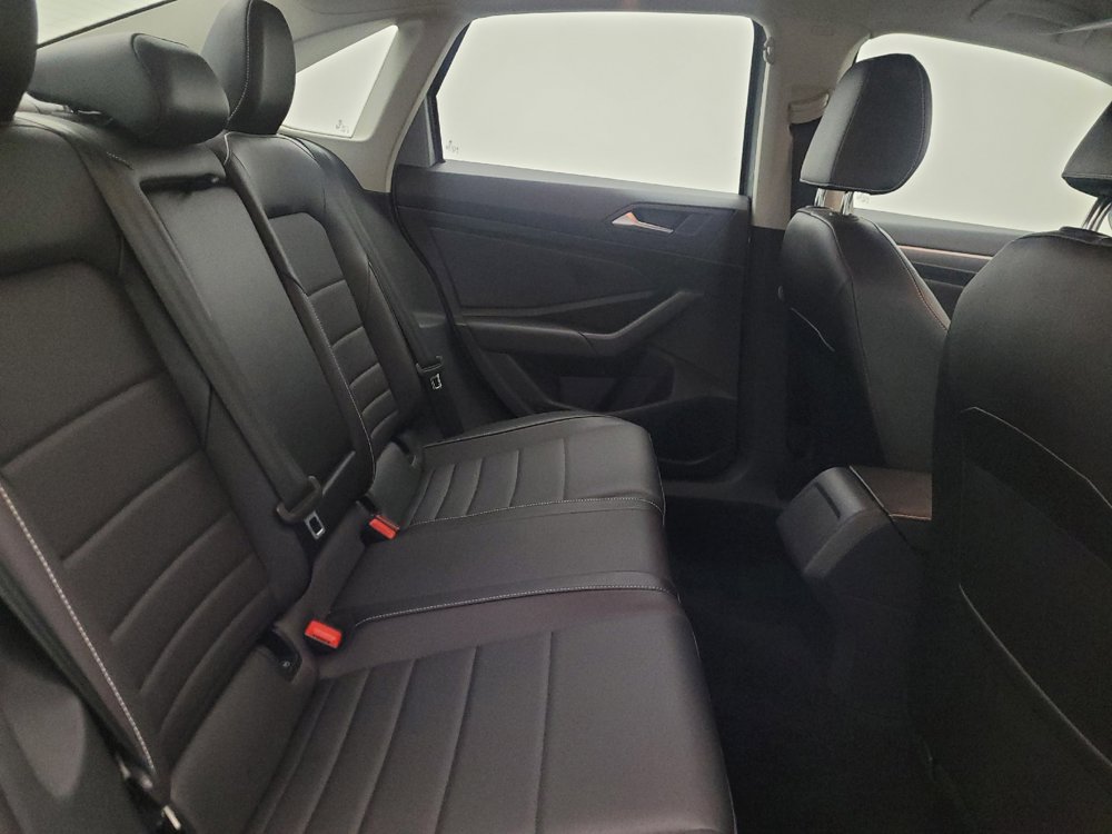 Used 2022 Volkswagen Jetta SE FWD image 19