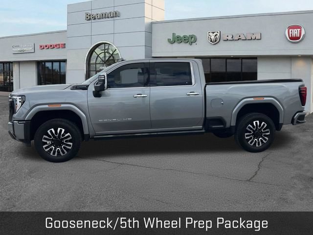 Used 2025 GMC Sierra 2500 Denali Ultimate w/ Max Trailering Package AWD/4WD image 4