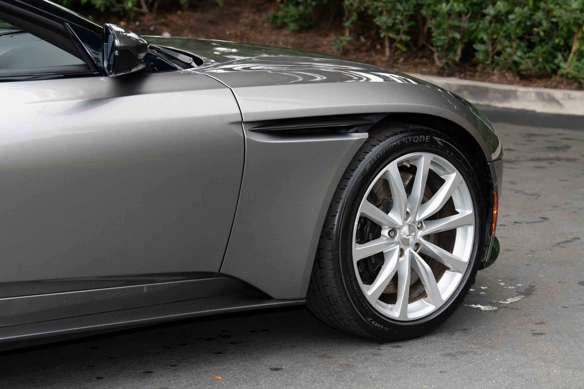 Used 2019 Aston Martin DB11 Volante image 10