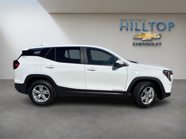 Used 2024 GMC Terrain SLE image 4