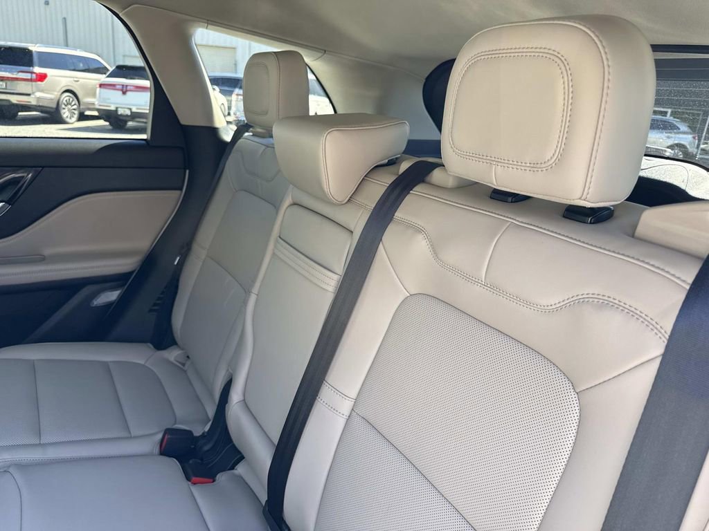 New 2026 Lincoln Corsair Premiere image 14