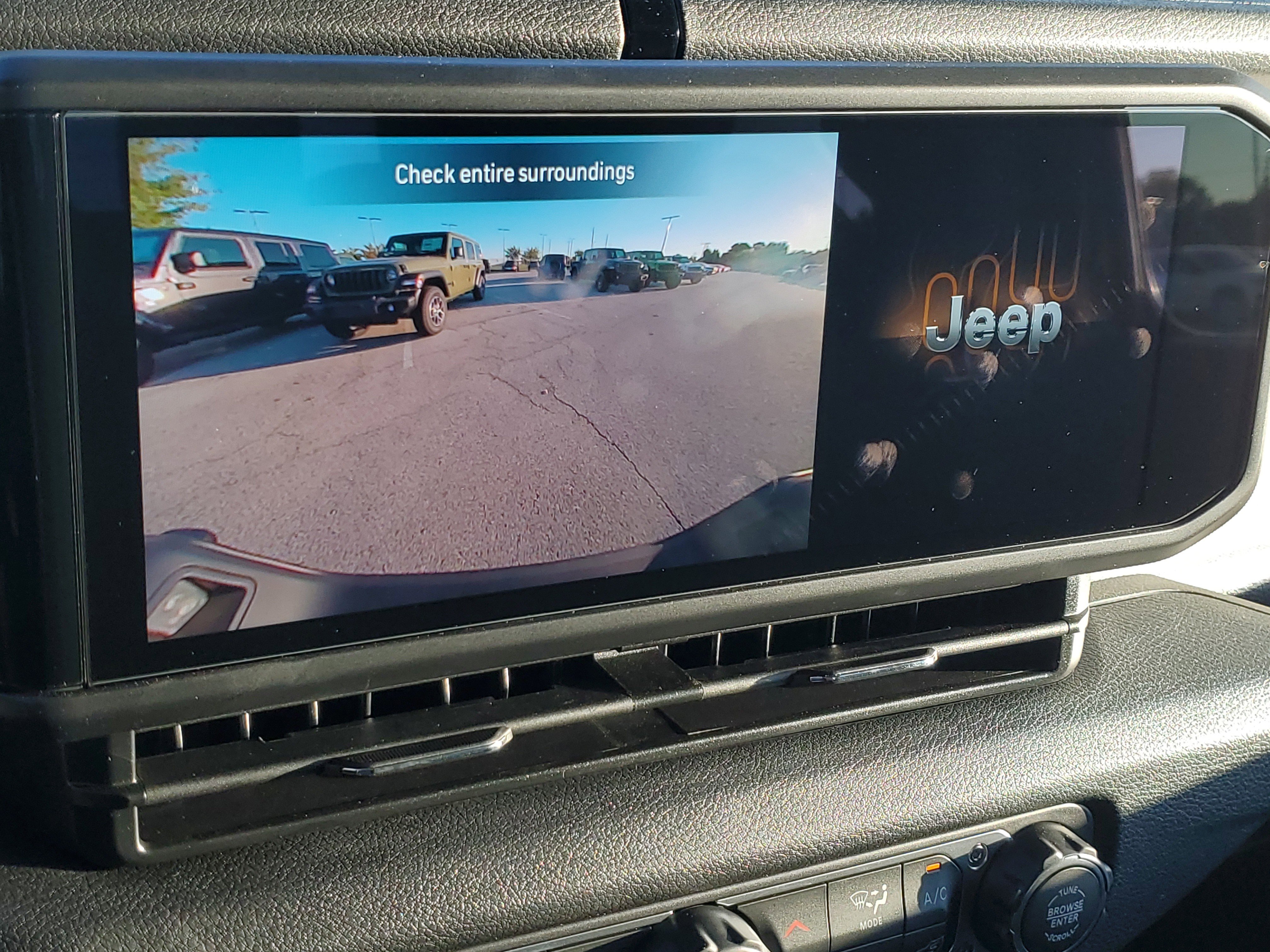 New 2025 Jeep Gladiator Sport image 23