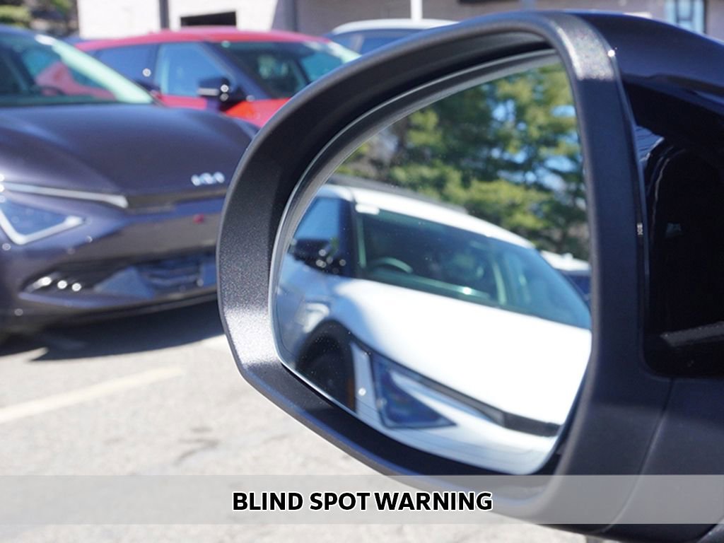 Used 2023 Mercedes-Benz GLC 300 4MATIC image 5