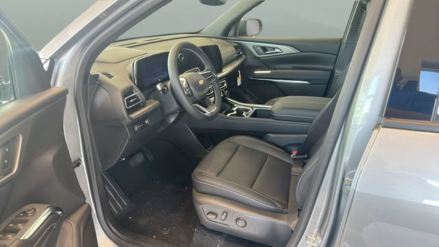 New 2027 Chevrolet Traverse LT w/ Sun and Wheel Package FWD image 7