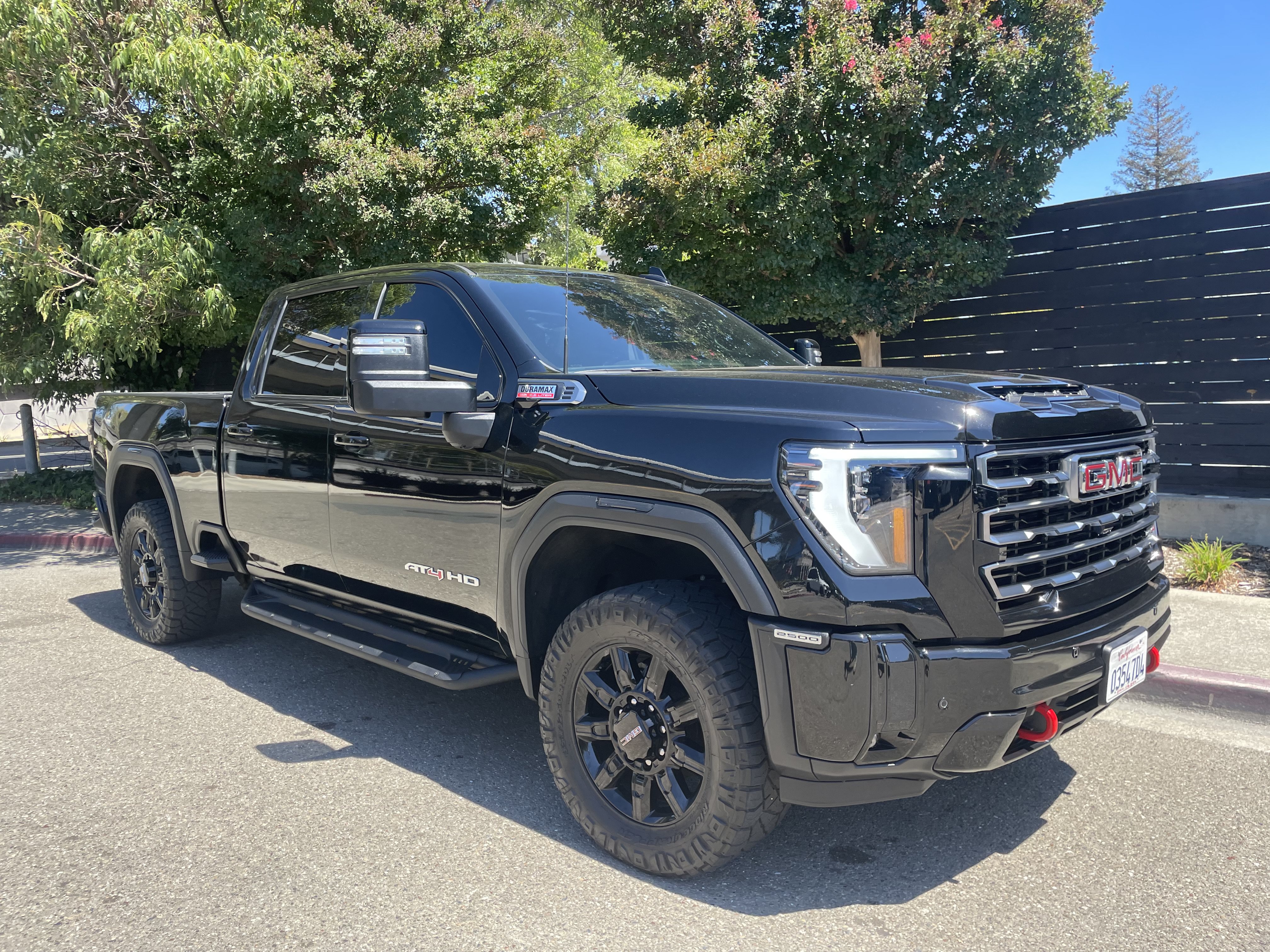Used 2025 GMC Sierra 2500 AT4 w/ AT4 Preferred Package AWD/4WD image 2