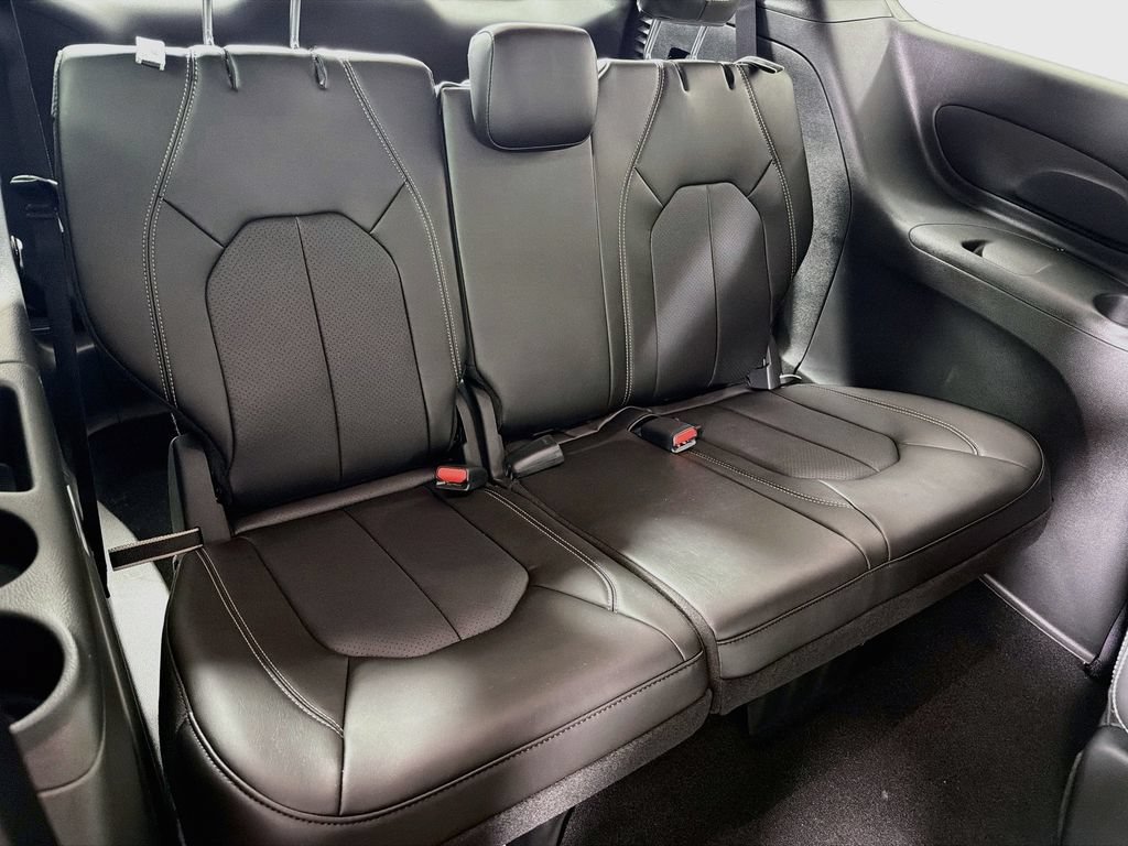 New 2027 Chrysler Pacifica Select AWD/4WD image 25
