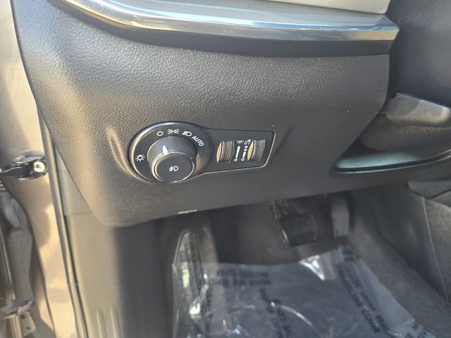 Used 2022 Jeep Compass Limited AWD/4WD image 23