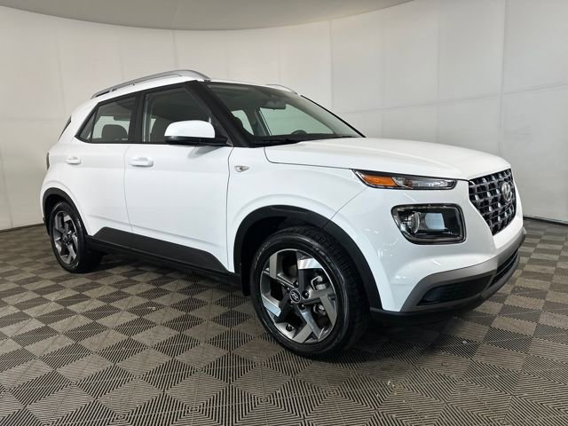 Certified 2023 Hyundai Venue SEL video 2