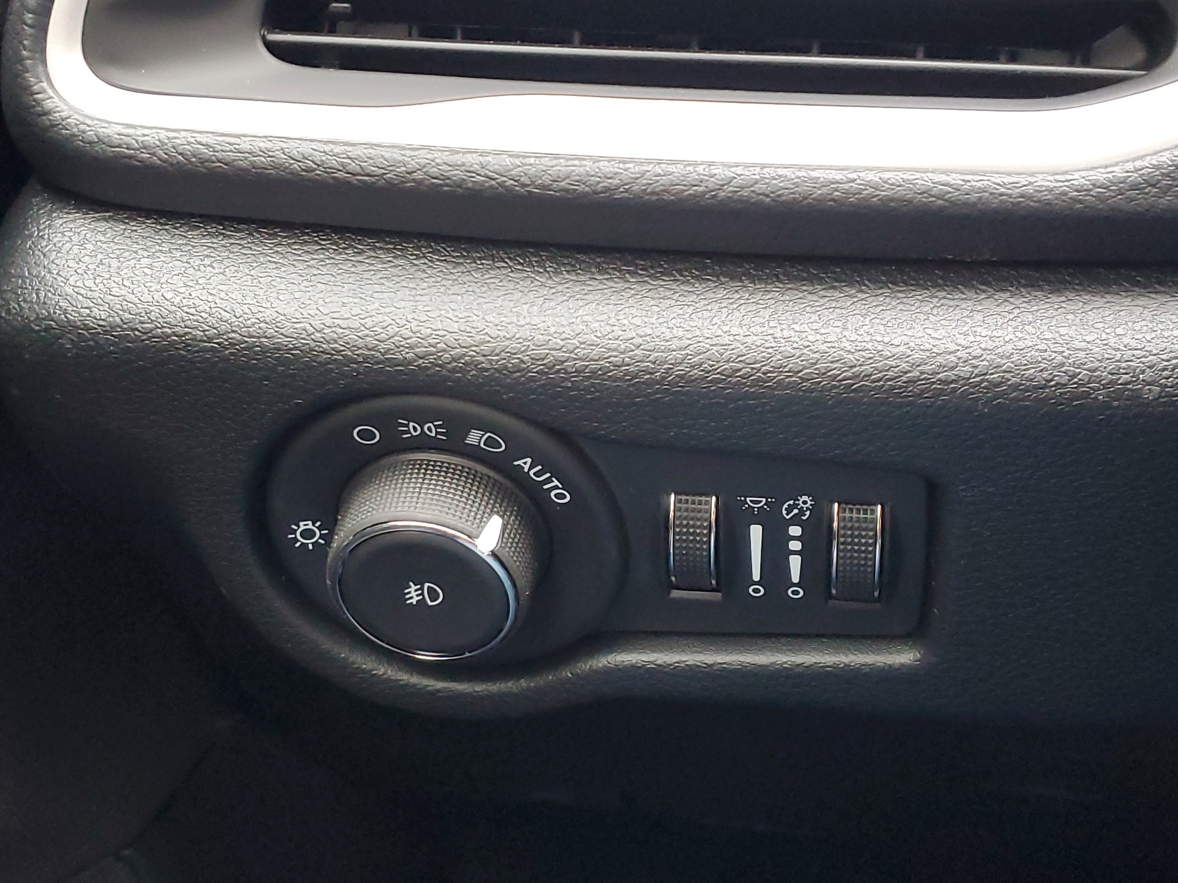 New 2026 Chrysler Pacifica Select w/ S Appearance Package image 12