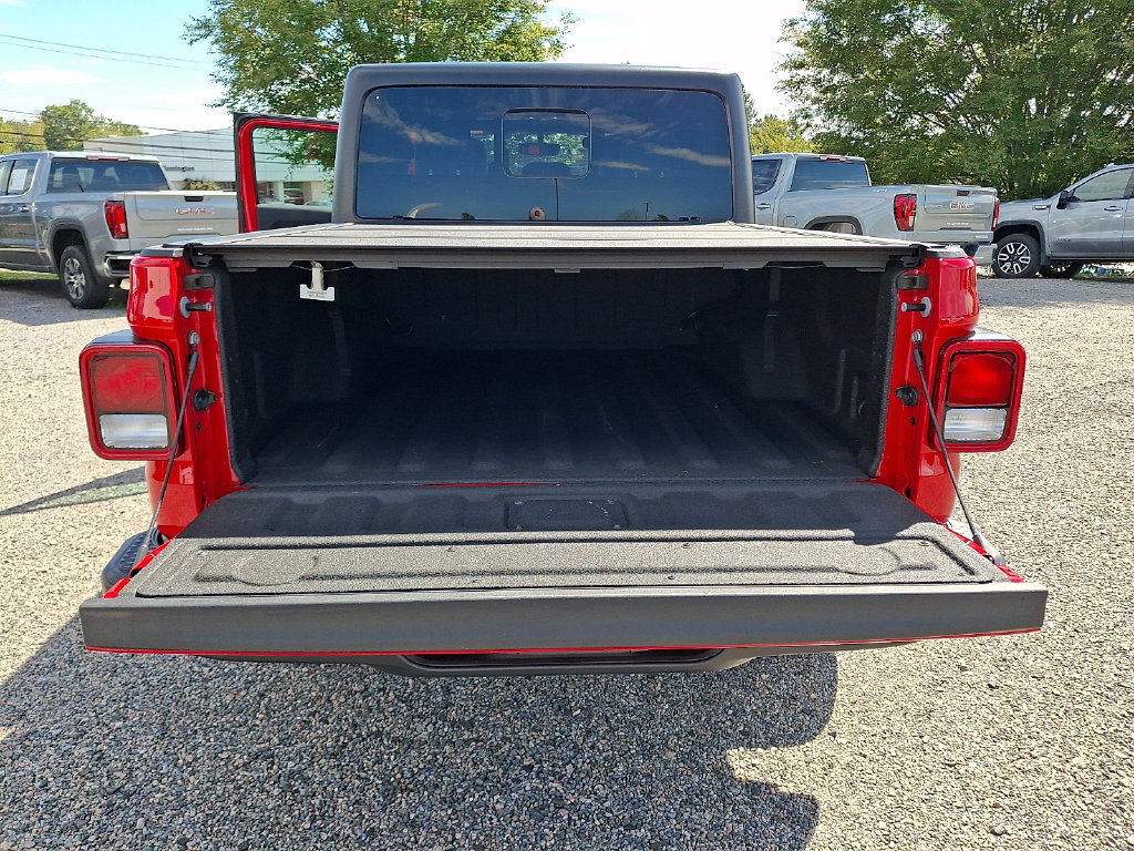 Used 2023 Jeep Gladiator Mojave w/ Cold Weather Group AWD/4WD image 29