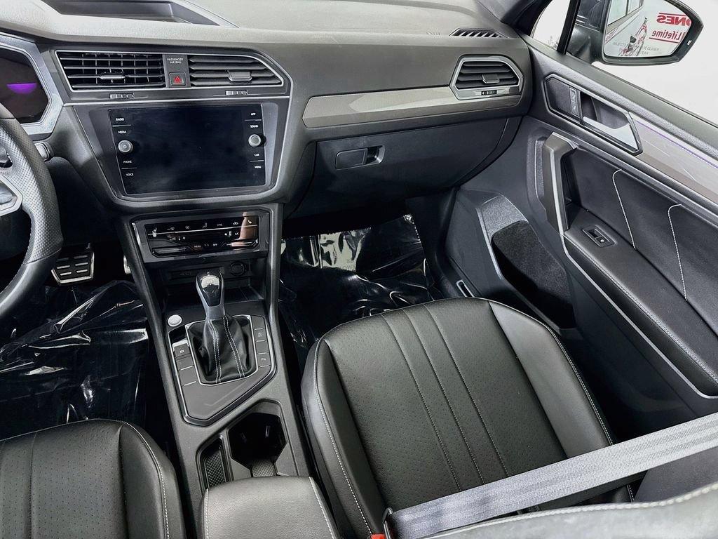 Used 2022 Volkswagen Tiguan SE R-Line FWD image 25