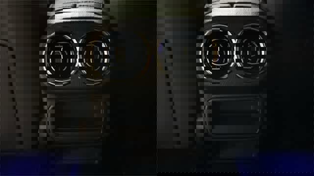 Certified 2025 Mercedes-Benz GLC 300 4MATIC image 11