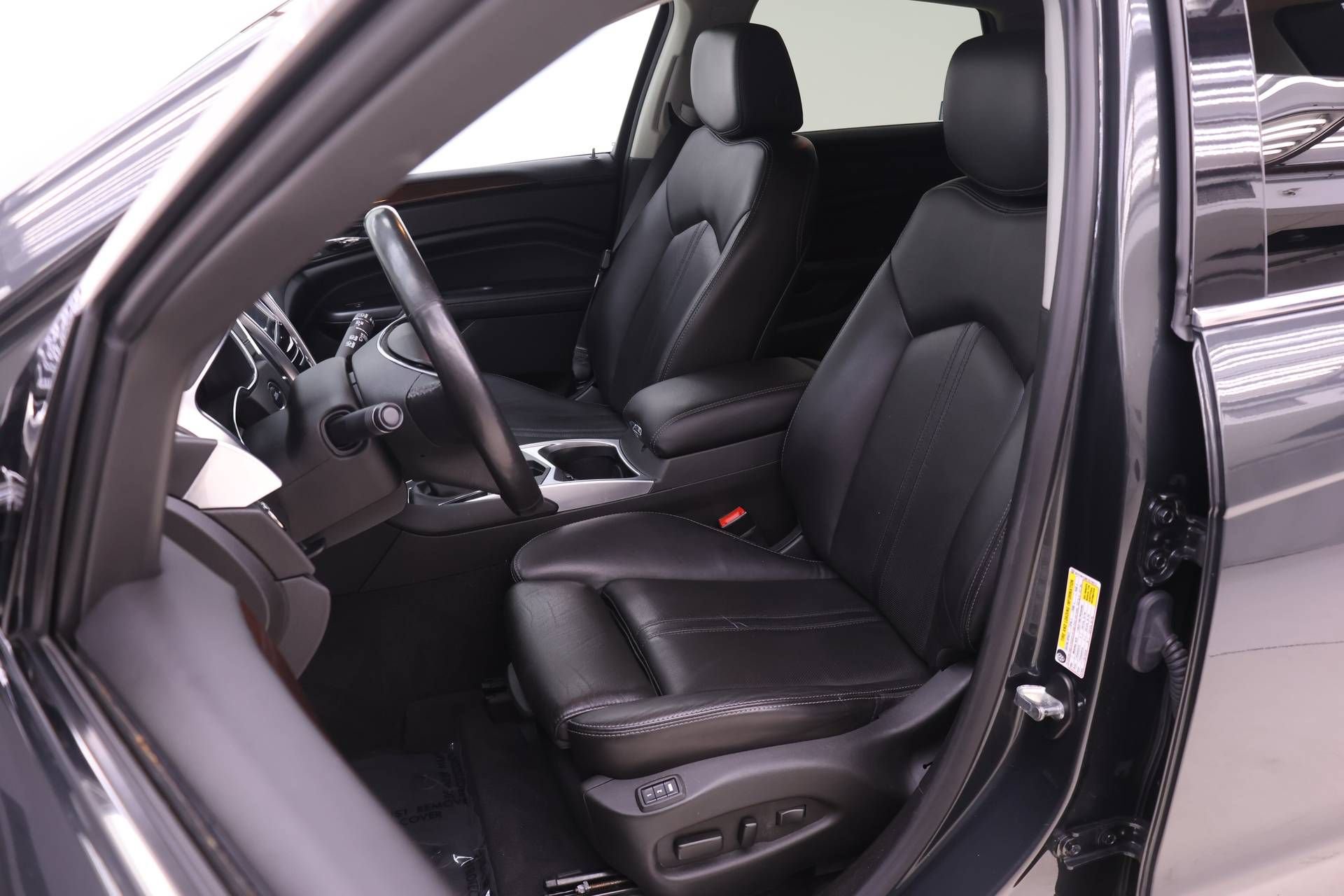 Used 2015 Cadillac SRX Luxury w/ Driver Awareness Package AWD/4WD image 7