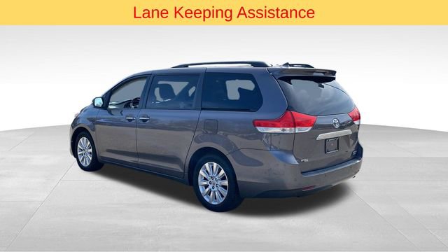 Used 2014 Toyota Sienna Limited w/ Limited Premium Package image 6