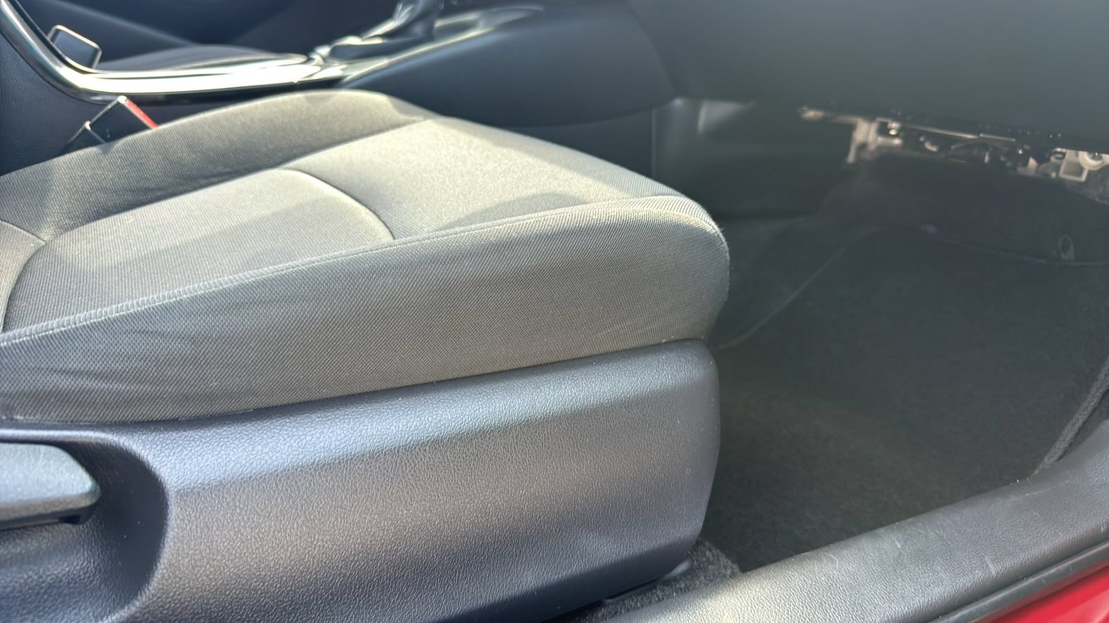Used 2022 Toyota Corolla LE FWD image 24
