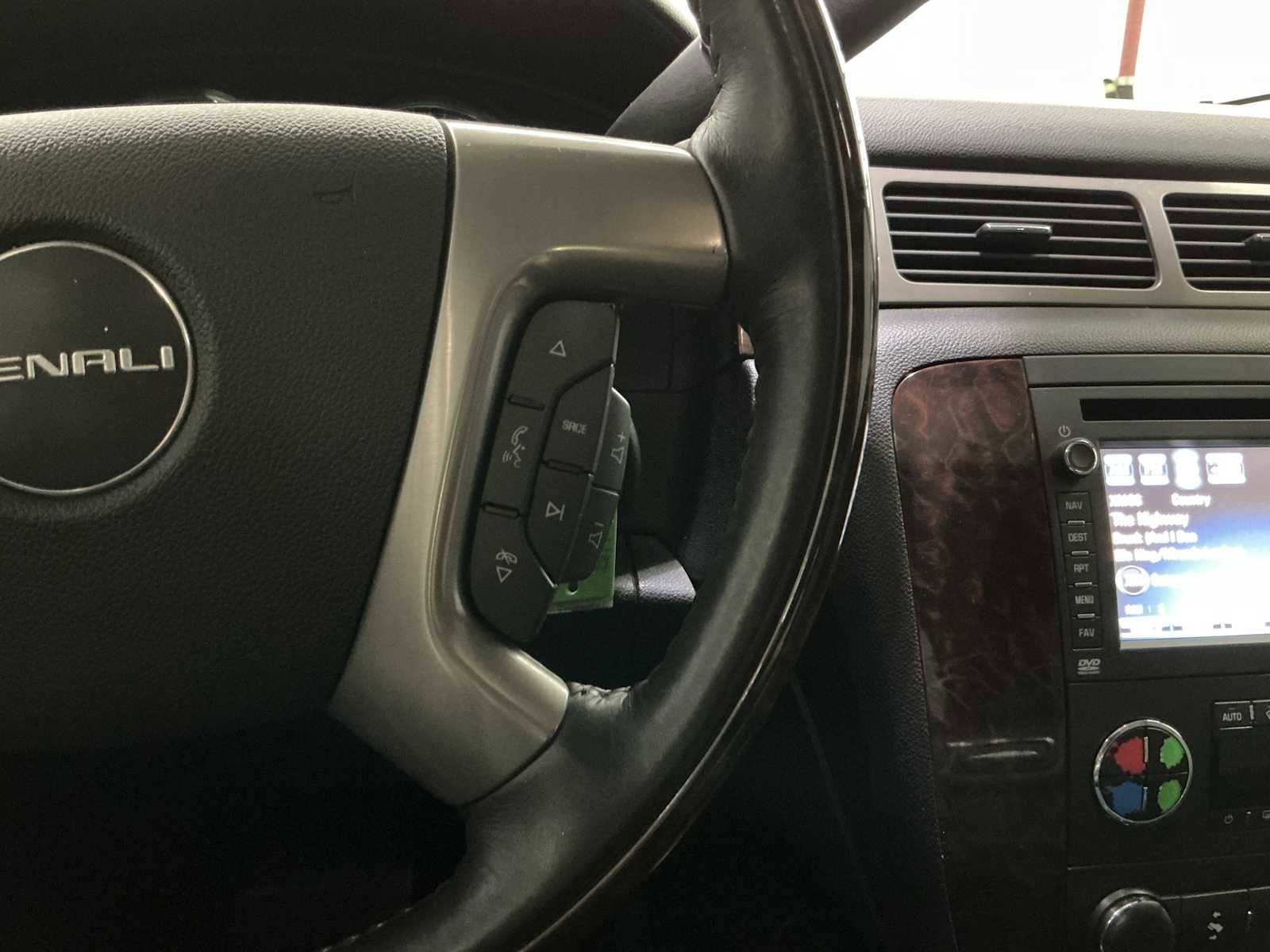 Used 2013 GMC Yukon Denali image 10