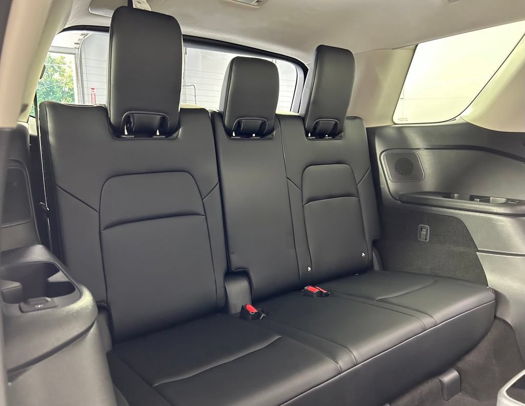 Used 2024 Nissan Pathfinder Platinum AWD/4WD image 14