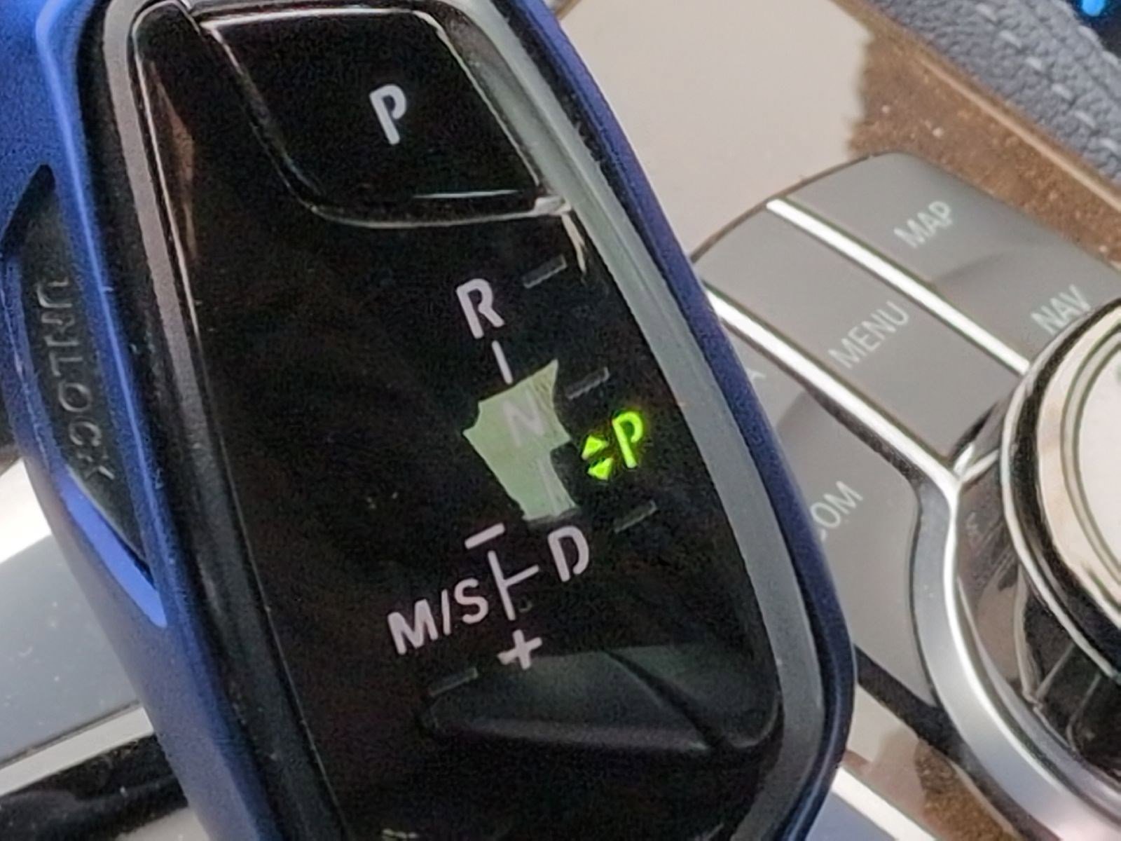 Used 2018 BMW M550i xDrive w/ Driving Assistance Package image 26