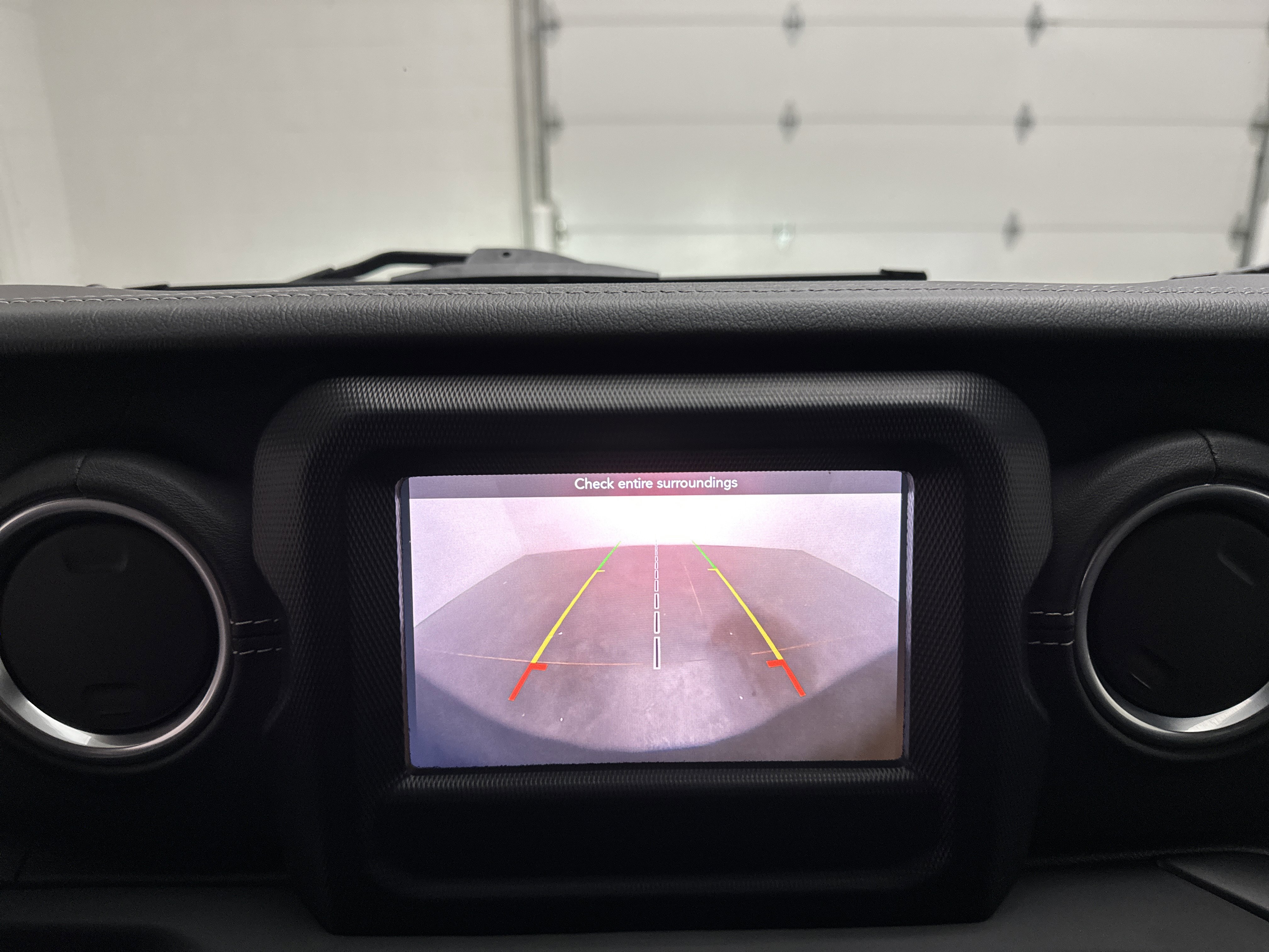 Used 2018 Jeep Wrangler Unlimited Sahara image 31