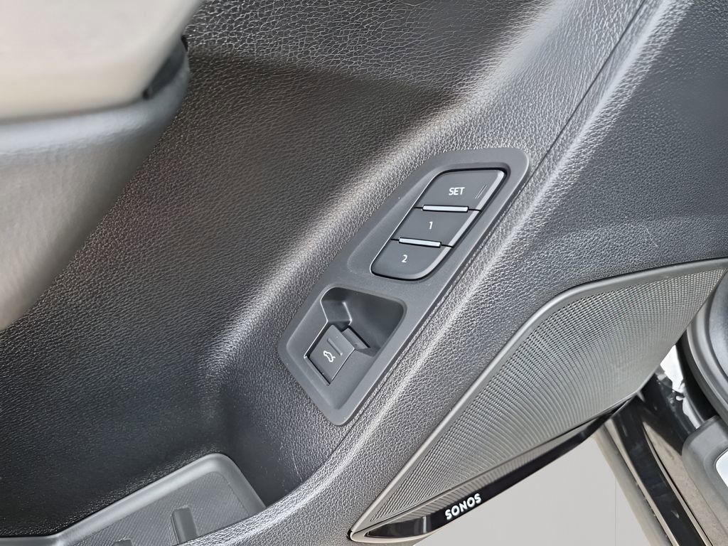 Used 2023 Audi Q3 2.0T Premium Plus w/ Premium Plus Package image 30