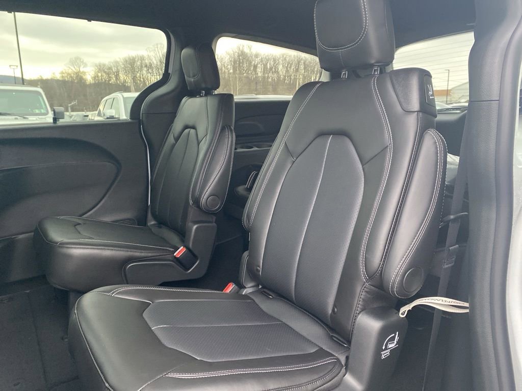 New 2026 Chrysler Voyager LX image 19