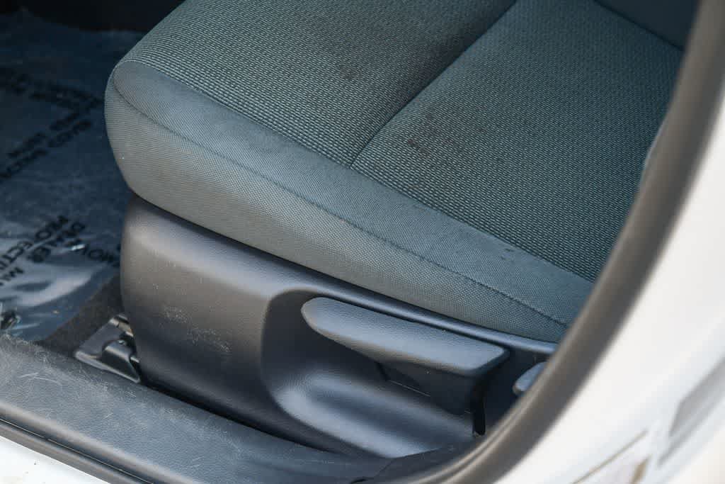 Used 2024 Toyota Prius LE FWD image 25