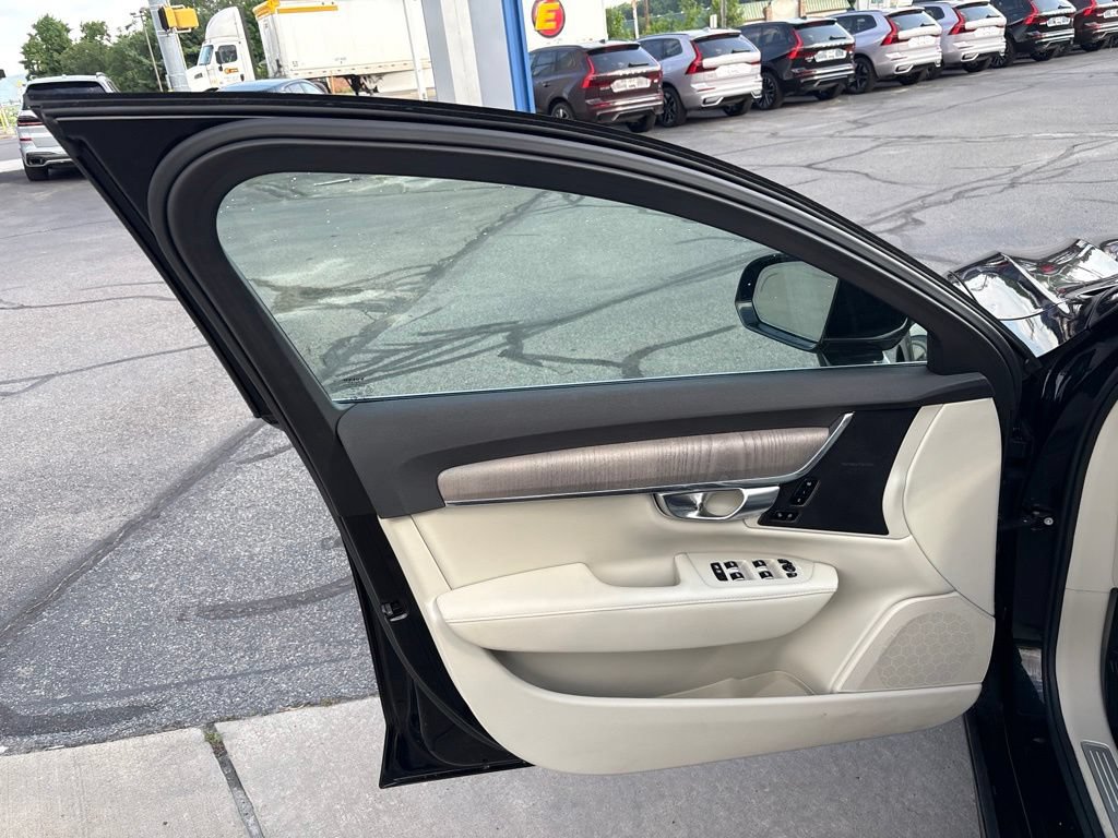 Certified 2023 Volvo S90 B6 Plus AWD/4WD image 15