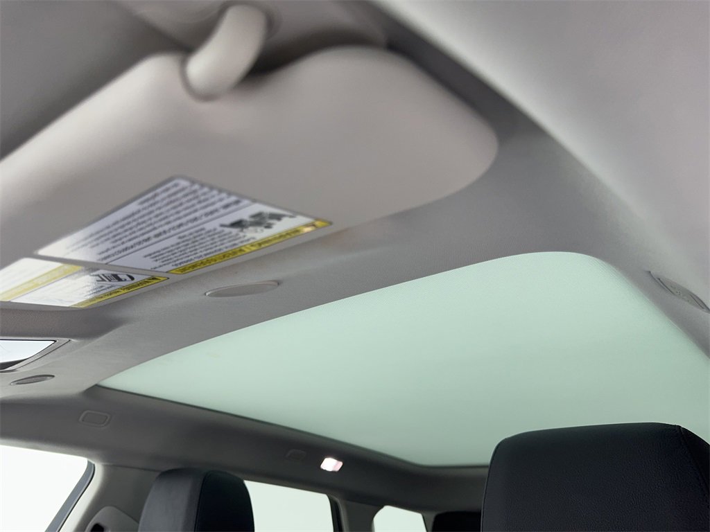 Used 2023 Land Rover Range Rover Evoque SE image 68