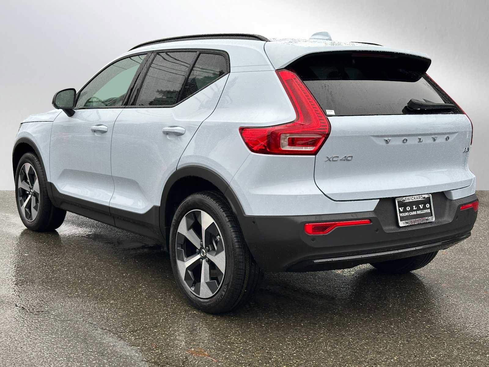 New 2026 Volvo XC40 B5 Plus w/ Protection Package Premier image 5